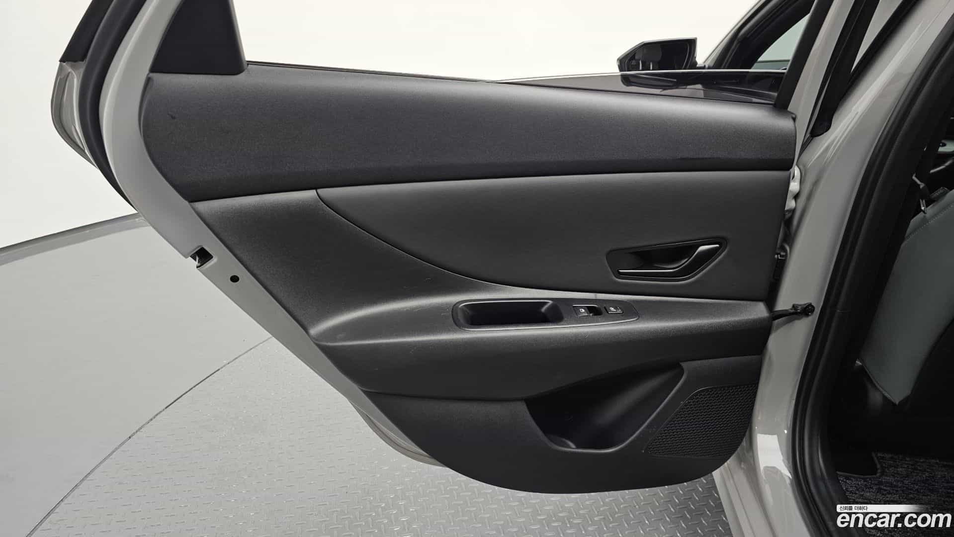 AVANTE Hyundai 2023.11-INNER-035