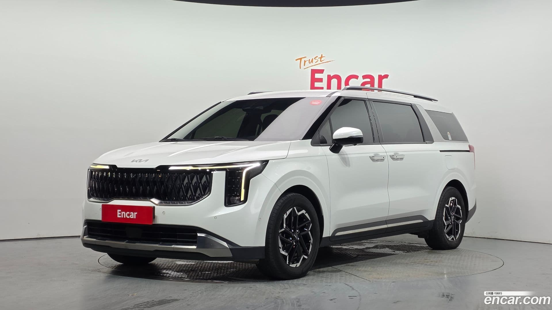 Main__Slider__Photo:Canival Kia 2023.11-0