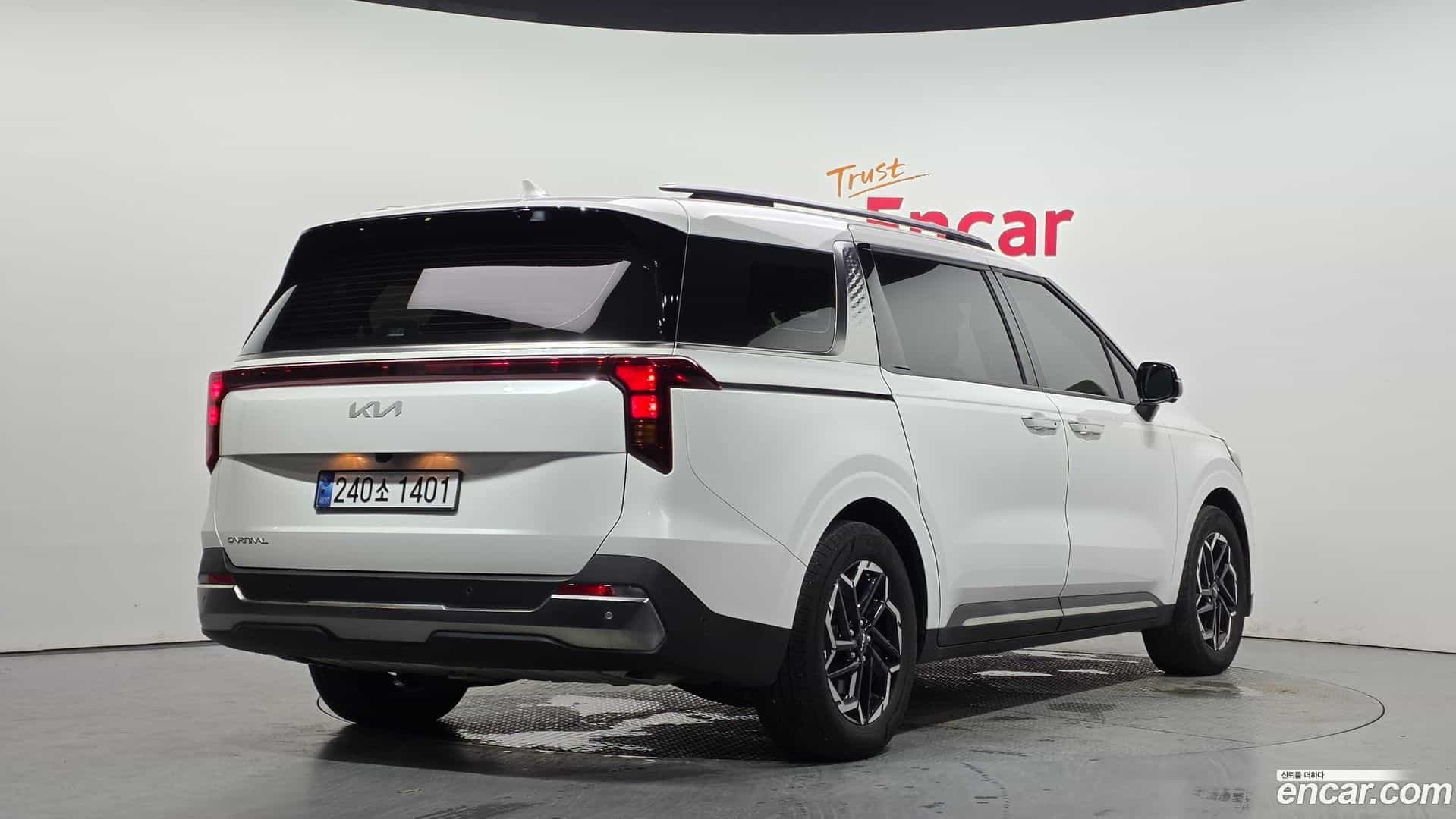Canival Kia 2023.11-OUTER-002