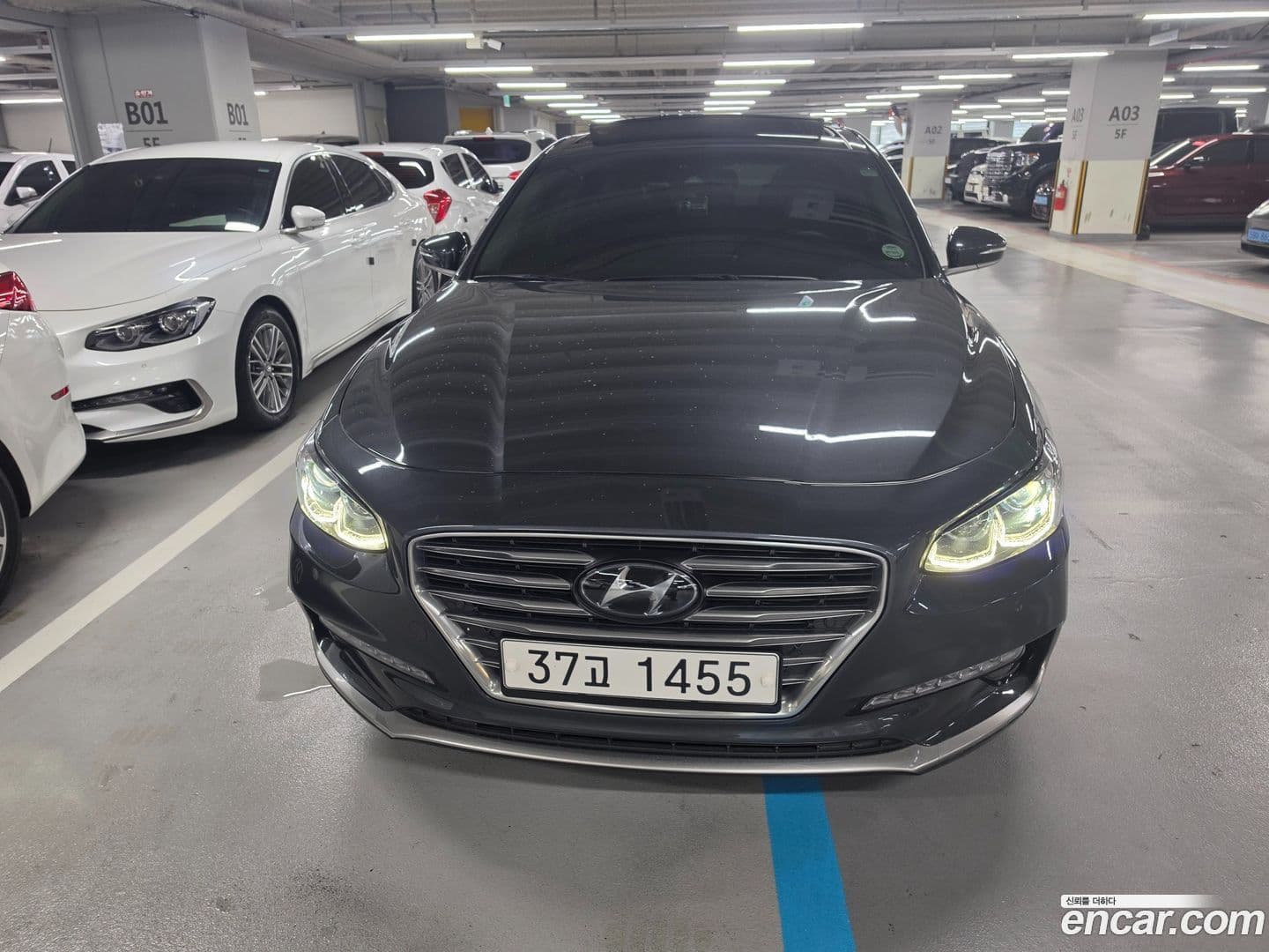 Main__Slider__Photo:Grandeur Hyundai 2018.6-0
