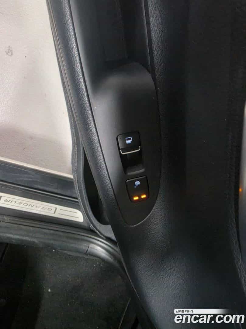 Grandeur Hyundai 2018.6-OPTION-020
