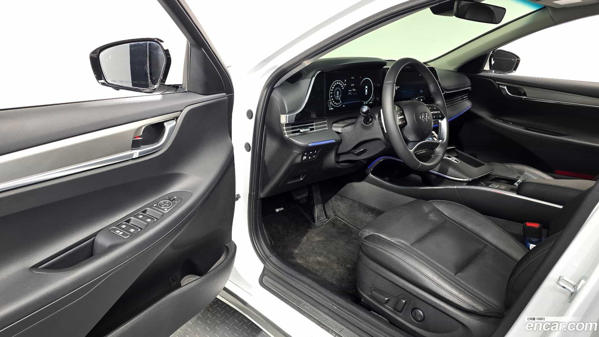 Grandeur Hyundai 2021.10-INNER-010