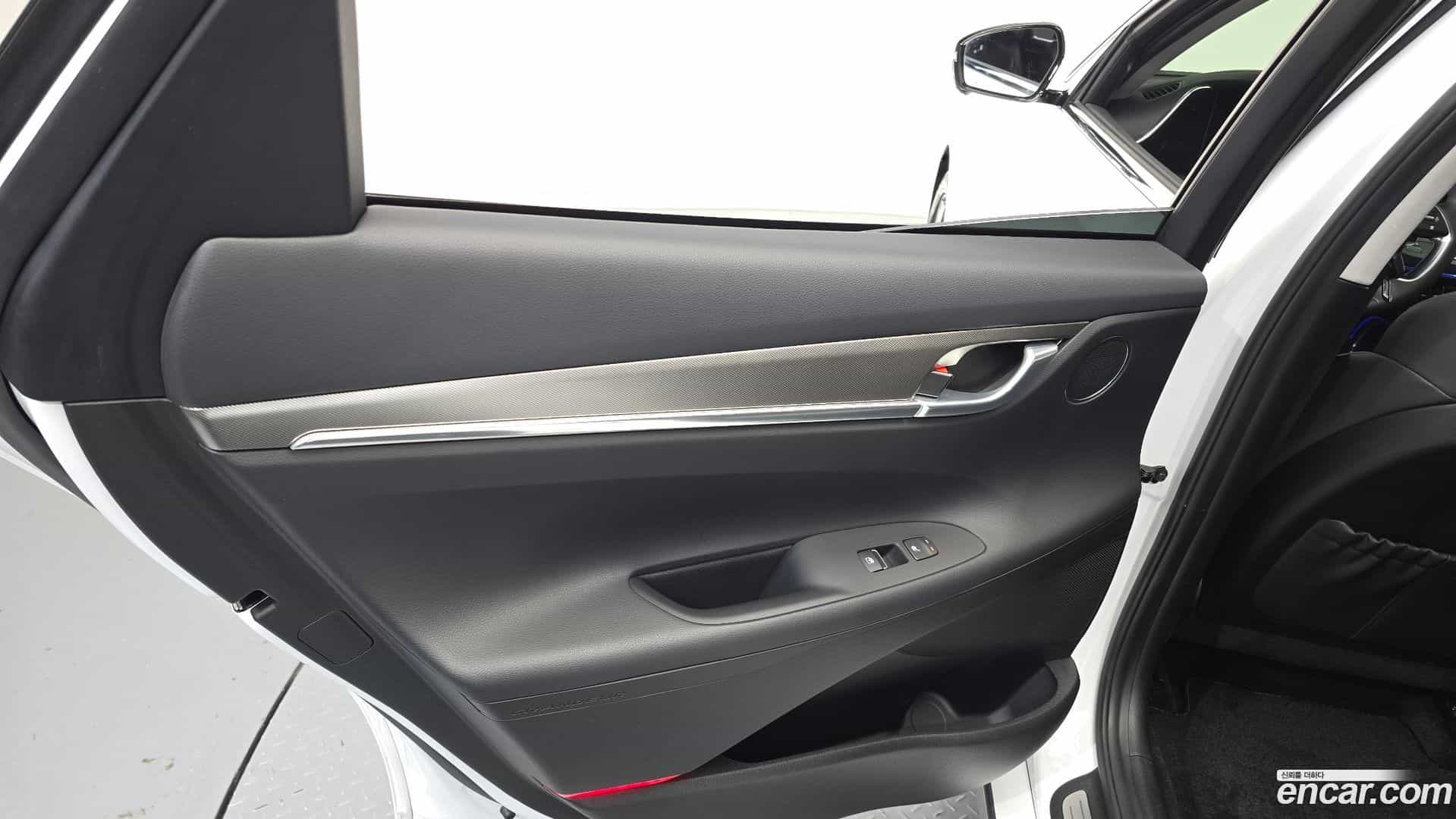 Grandeur Hyundai 2021.10-INNER-035