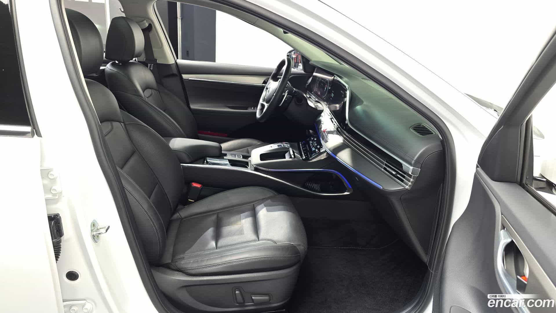 Grandeur Hyundai 2021.10-INNER-036