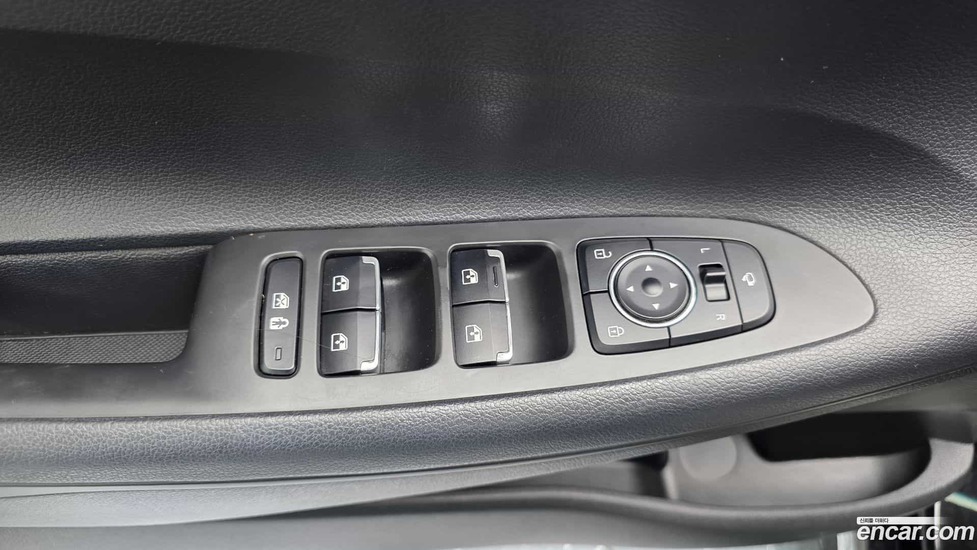 Grandeur Hyundai 2022.3-OPTION-042