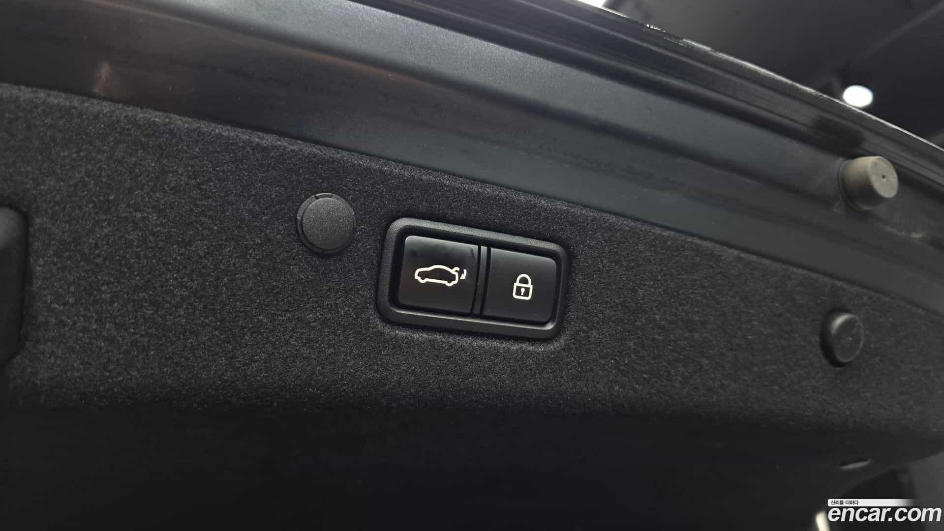 Grandeur Hyundai 2022.3-OPTION-048