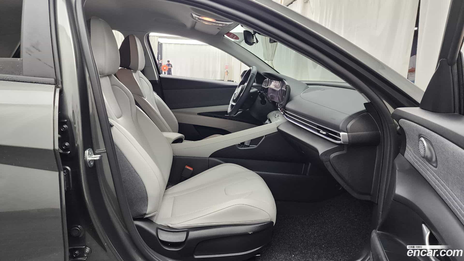 AVANTE Hyundai 2022.11-OPTION-015