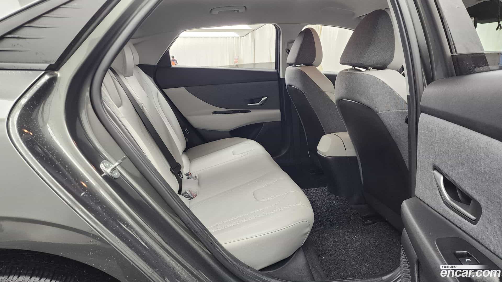 AVANTE Hyundai 2022.11-OPTION-016