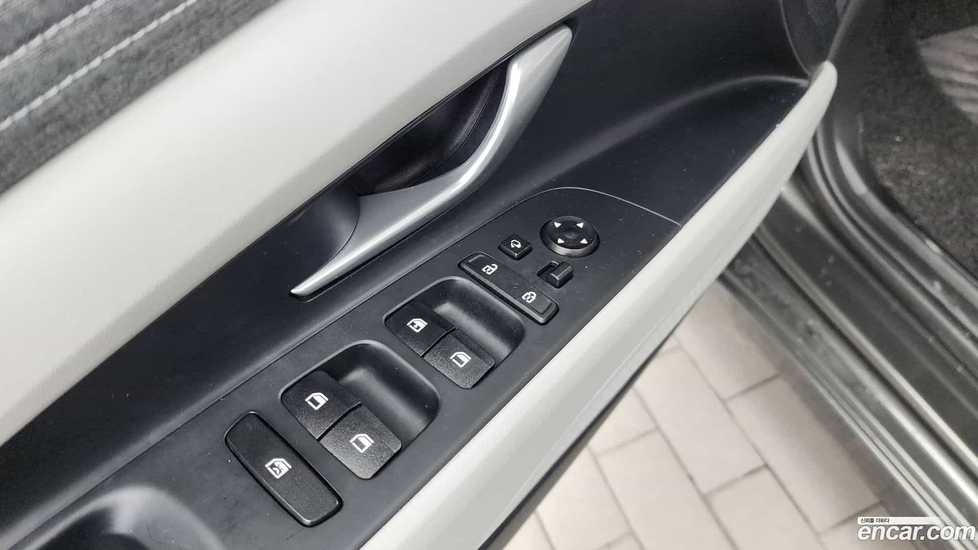AVANTE Hyundai 2022.11-OPTION-040