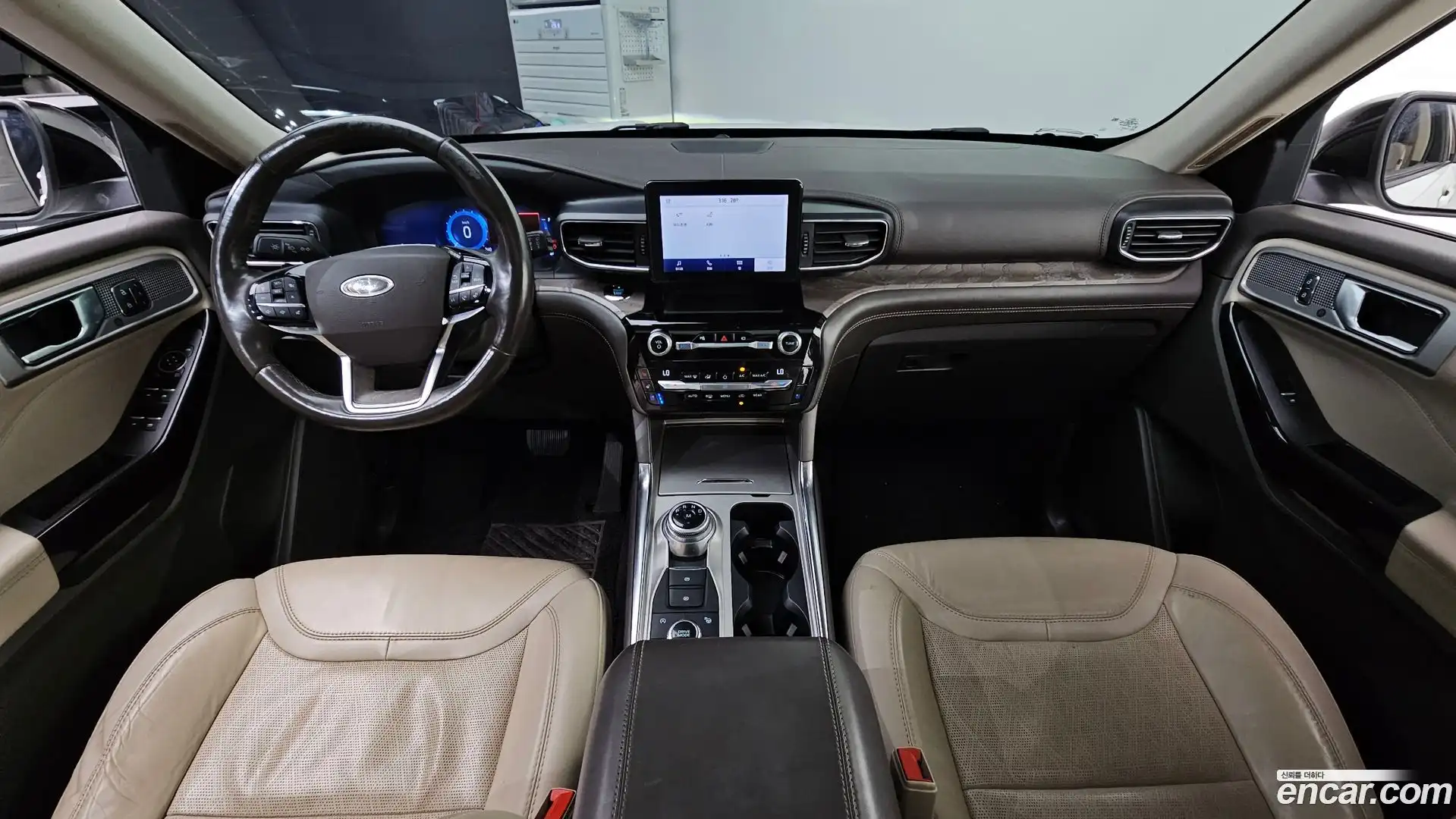 Explorer Ford 2021.11-INNER-007