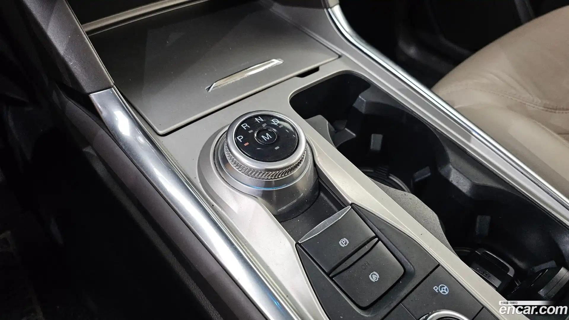 Explorer Ford 2021.11-INNER-009