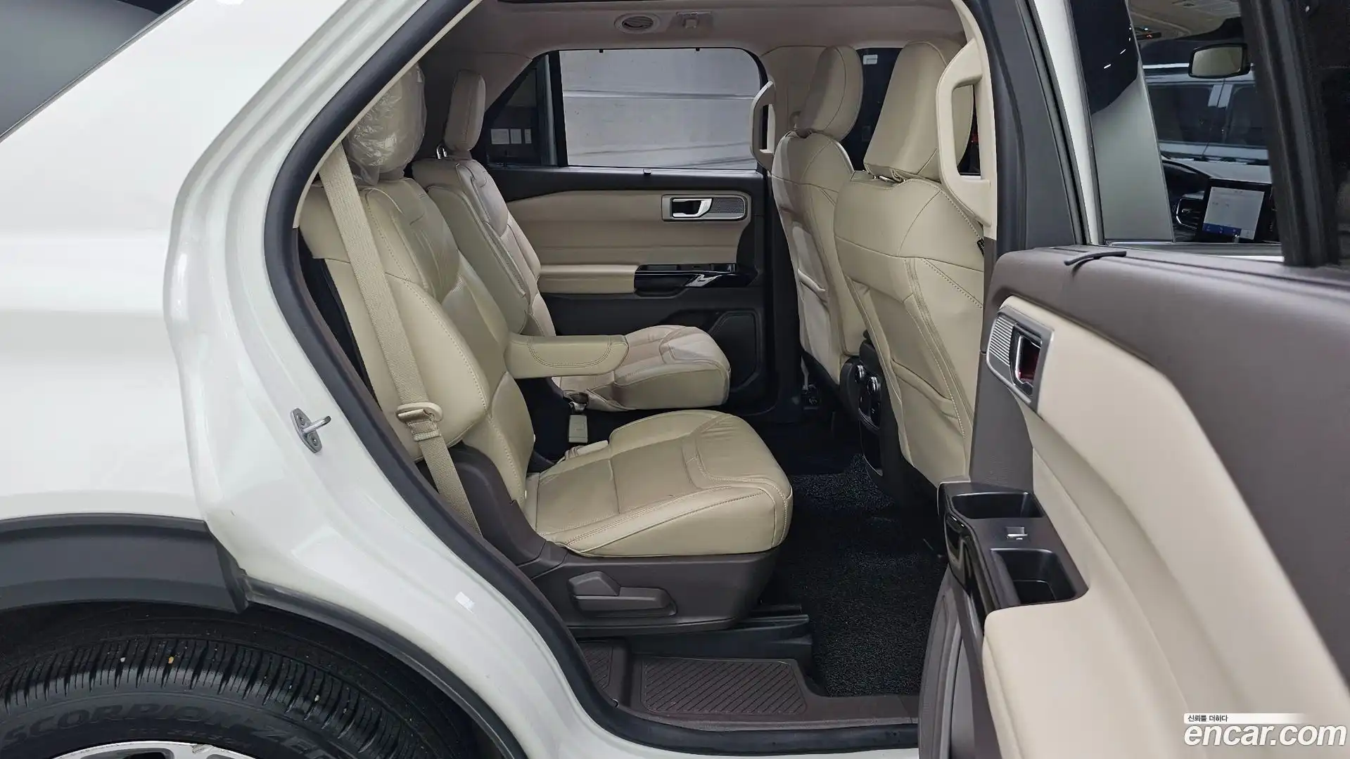 Explorer Ford 2021.11-OPTION-016