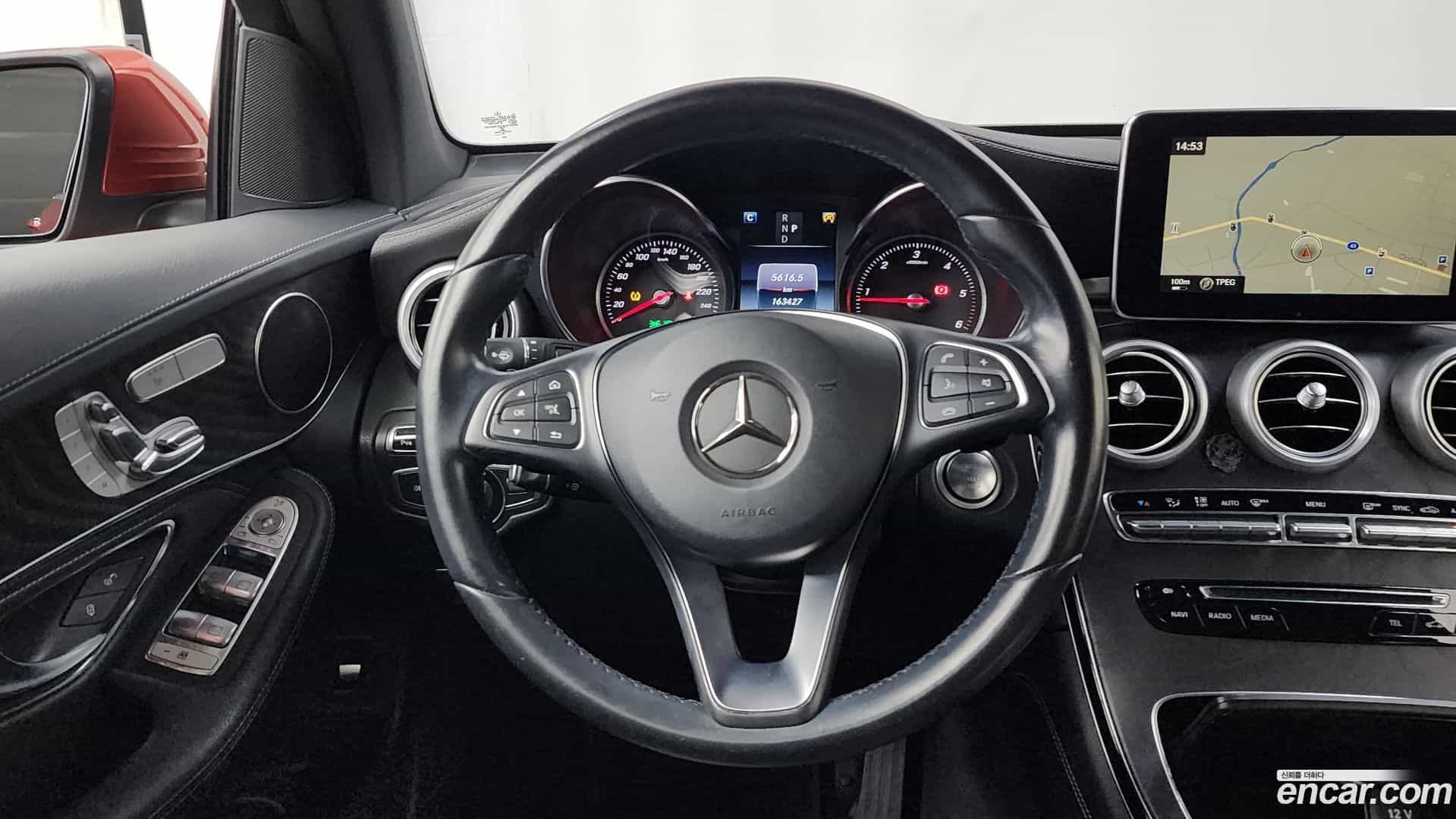 GLC-Class Mercedes-Benz 2016.1-OPTION-017