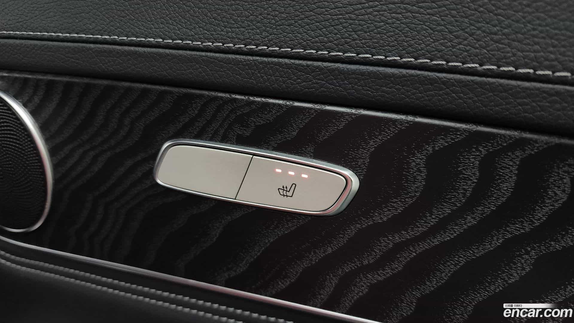 GLC-Class Mercedes-Benz 2016.1-OPTION-023
