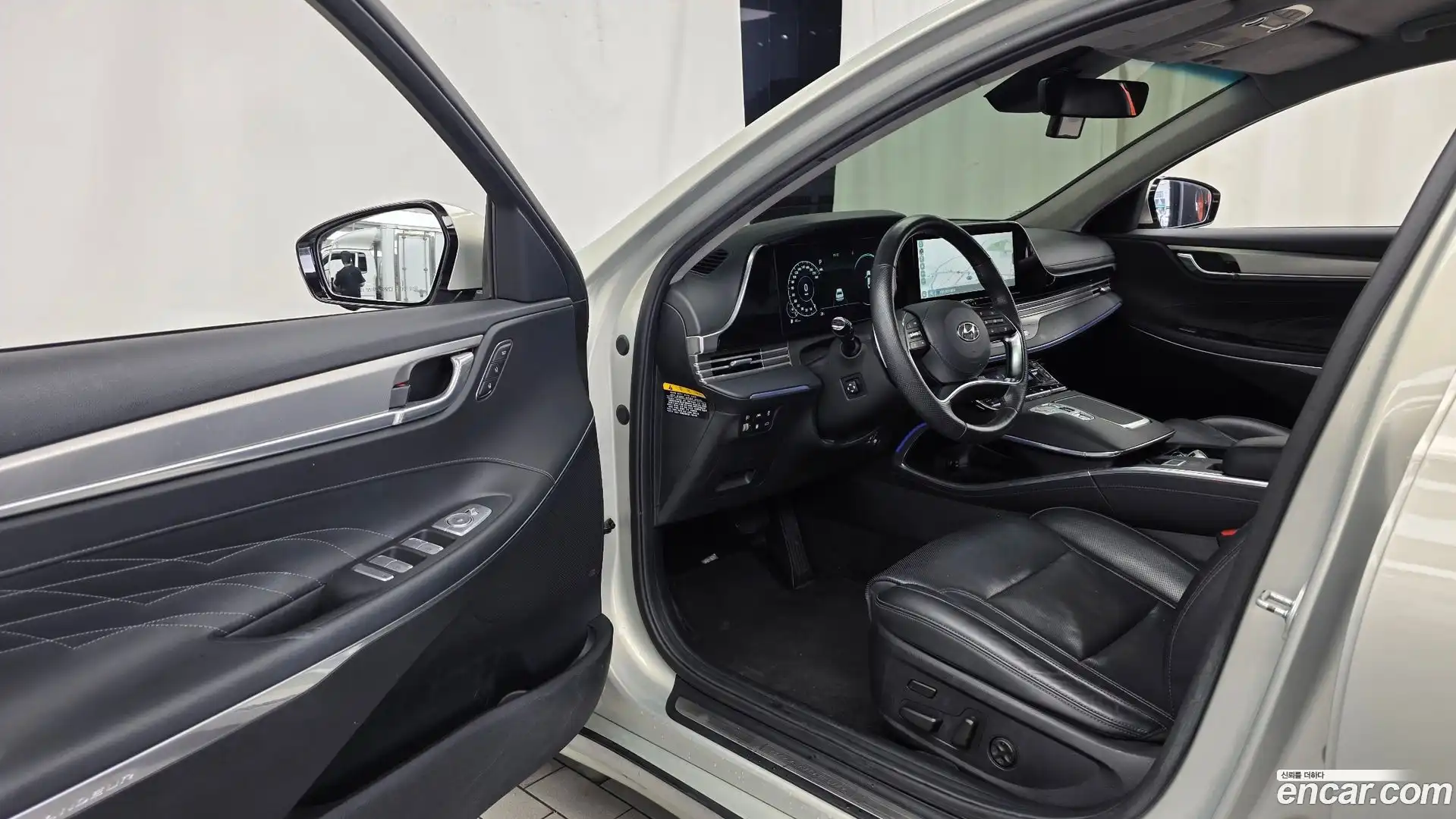 Grandeur Hyundai 2019.11-INNER-010