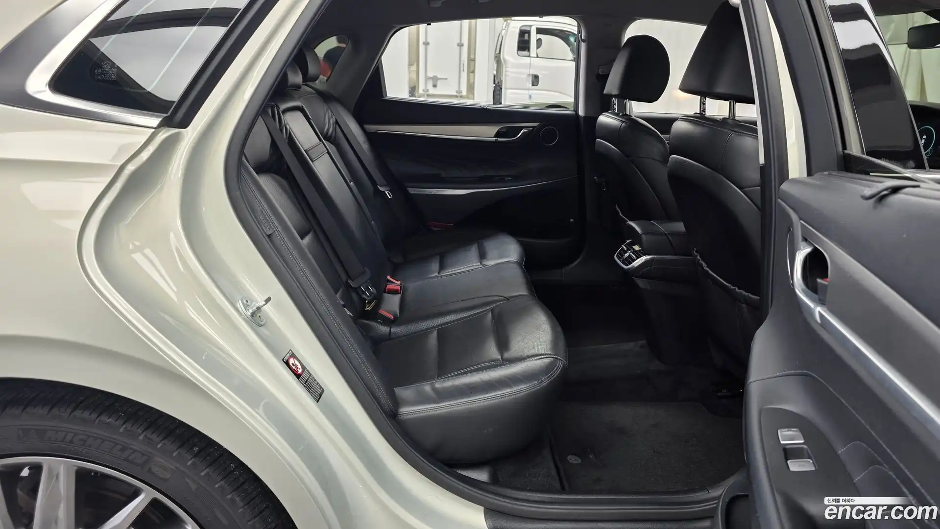 Grandeur Hyundai 2019.11-OPTION-016