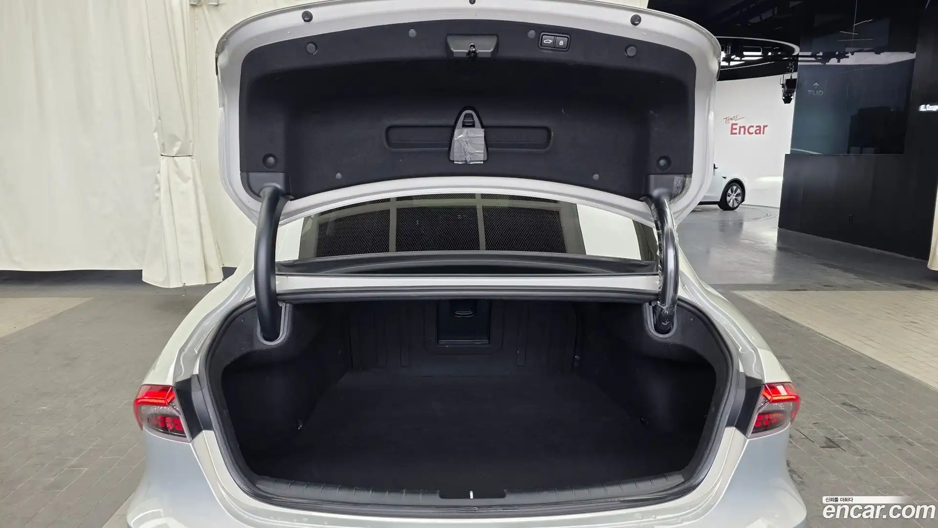 Grandeur Hyundai 2019.11-OPTION-024