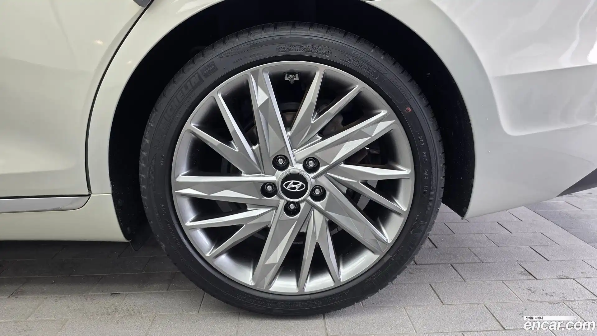 Grandeur Hyundai 2019.11-OUTER-031