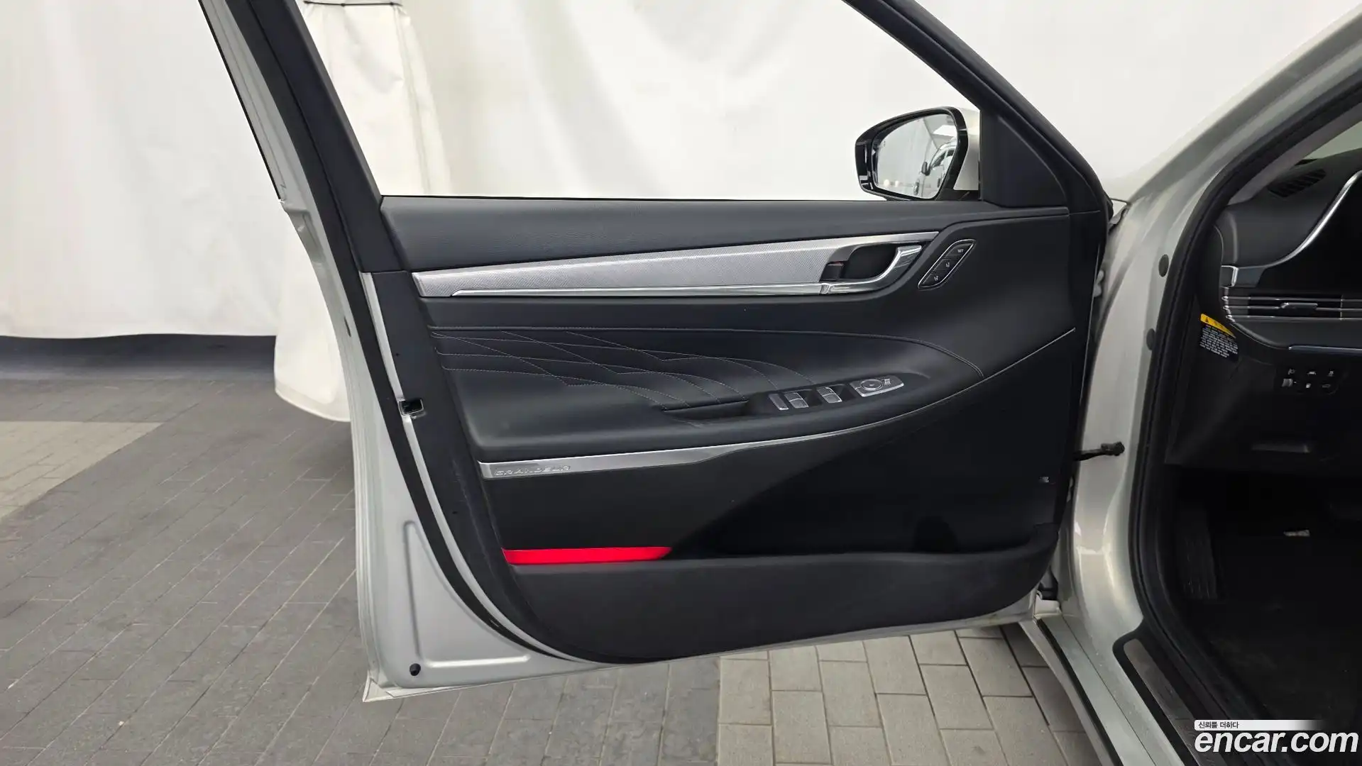 Grandeur Hyundai 2019.11-INNER-034