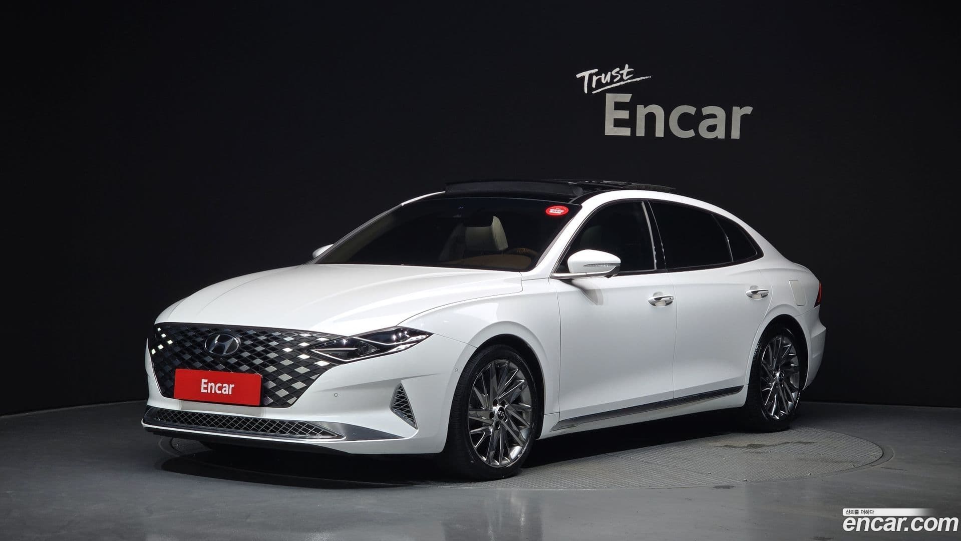 Main__Slider__Photo:Grandeur Hyundai 2020.7-0