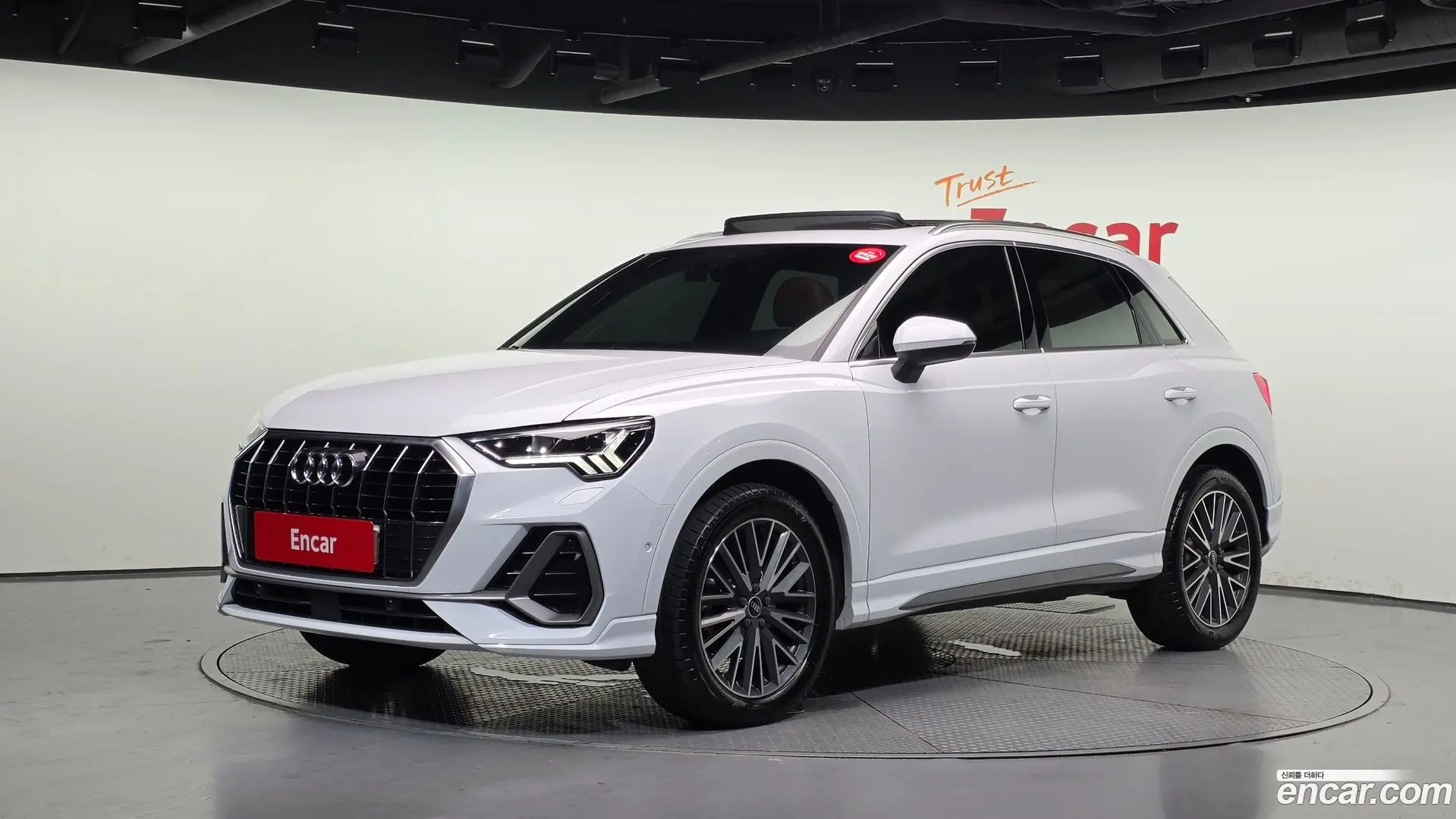 Main__Slider__Photo:Q3 Audi 2022.9-0