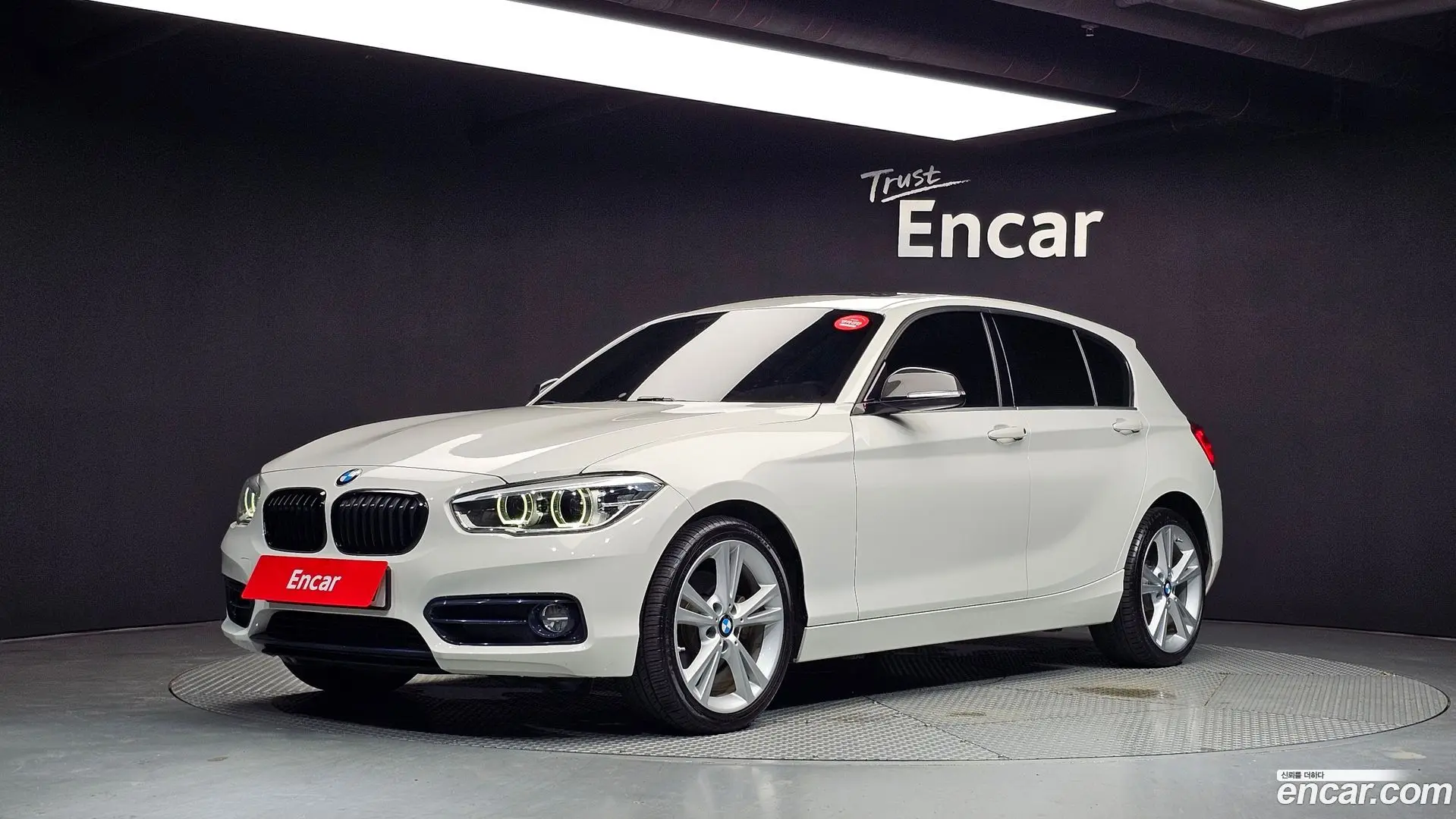 Main__Slider__Photo:1-Series BMW 2019.8-0