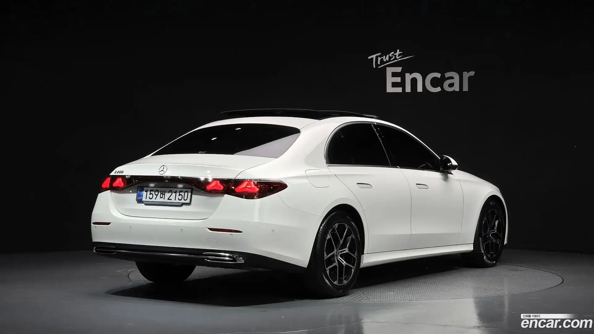 E-Class Mercedes-Benz 2025.9-OUTER-002