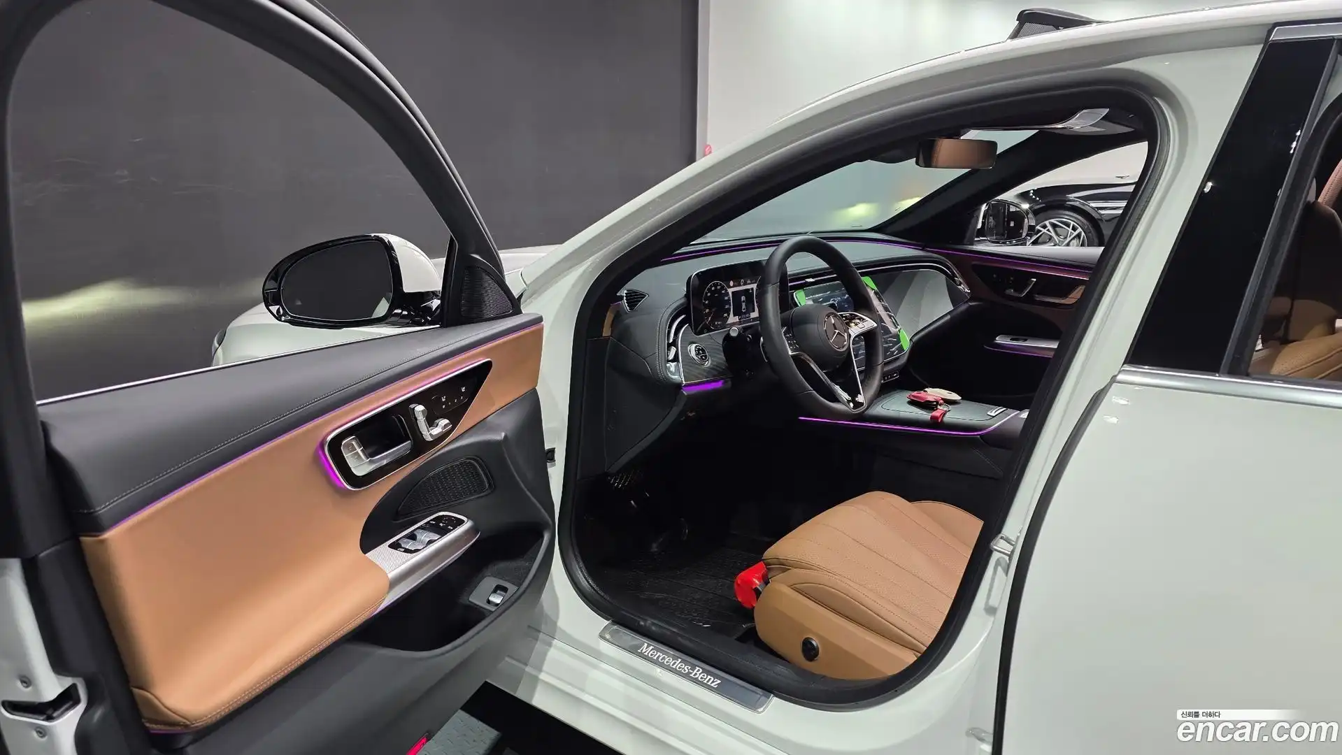 E-Class Mercedes-Benz 2025.9-INNER-010