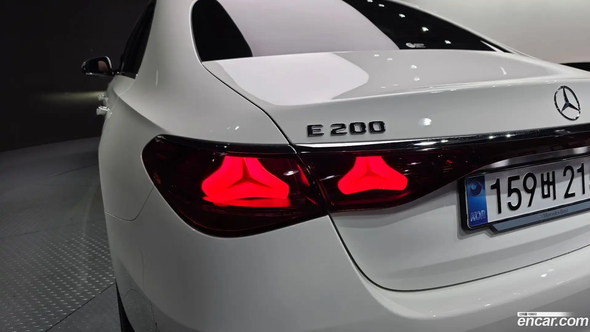 E-Class Mercedes-Benz 2025.9-OUTER-033