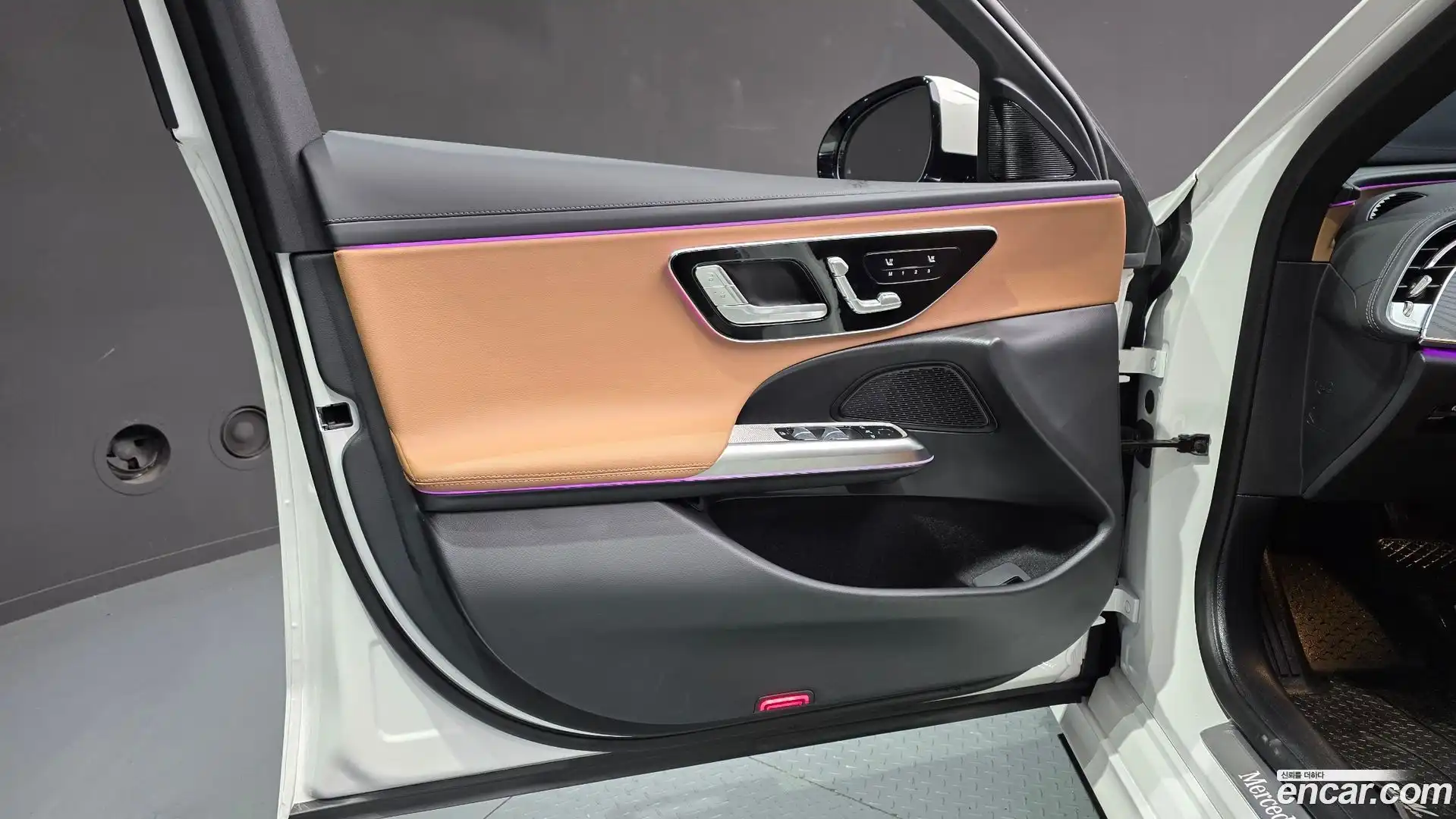 E-Class Mercedes-Benz 2025.9-INNER-034