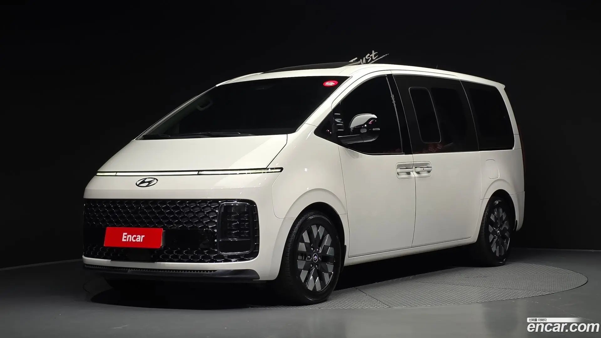 Main__Slider__Photo:Staria Hyundai 2021.6-0