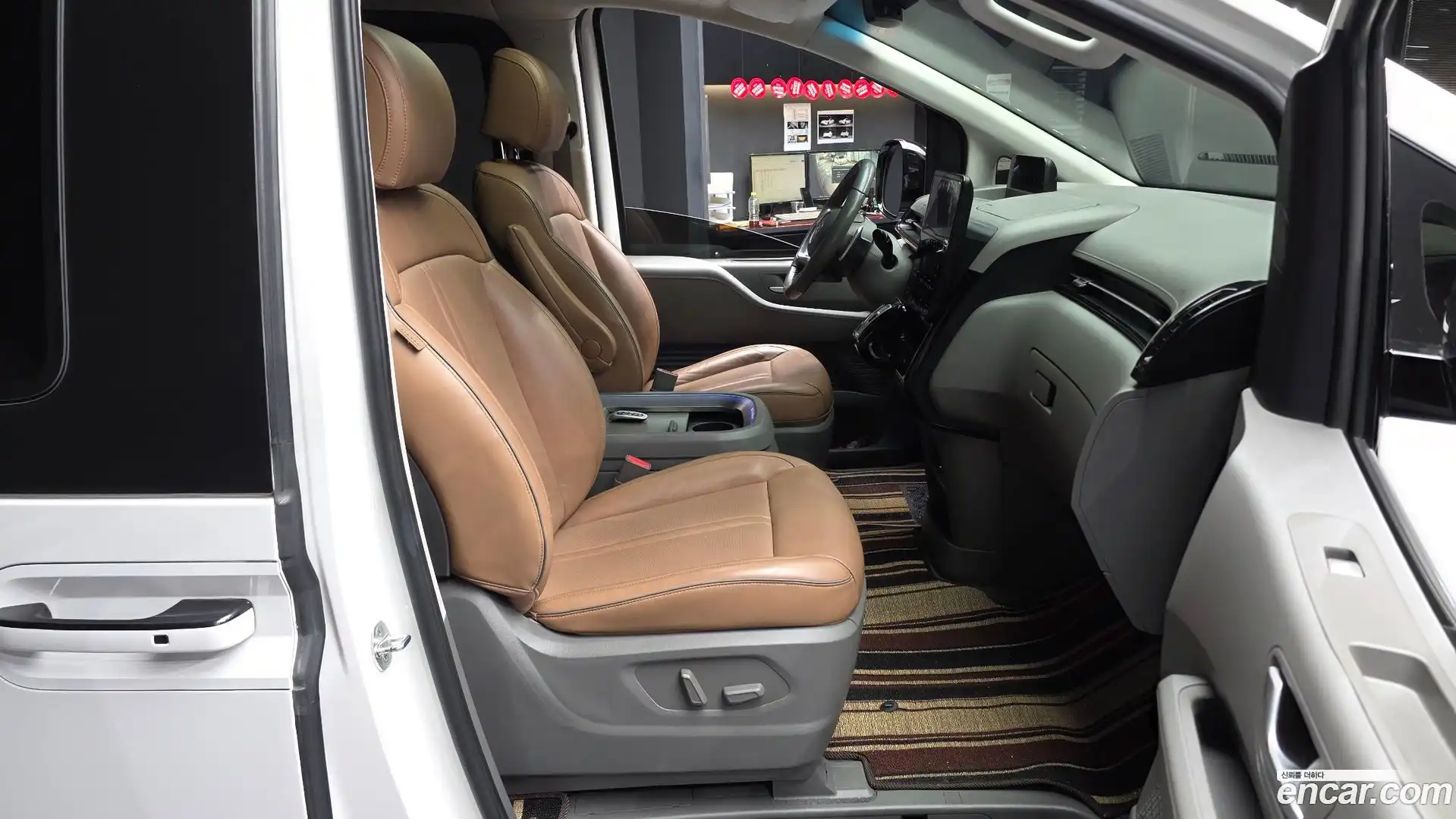 Staria Hyundai 2021.6-OPTION-015