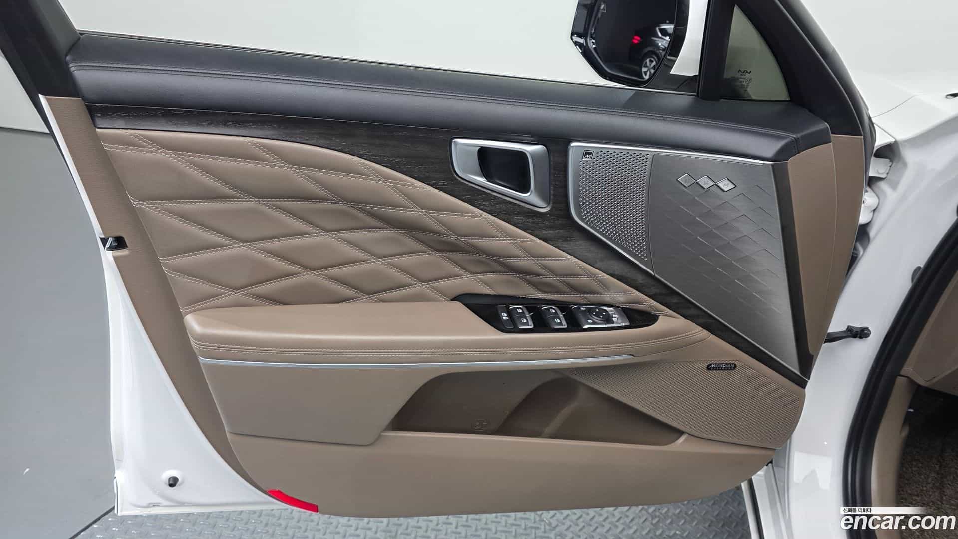 K8 Kia 2022.1-INNER-034