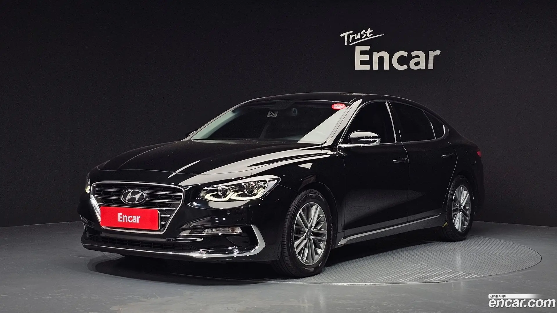 Main__Slider__Photo:Grandeur Hyundai 2018.4-0