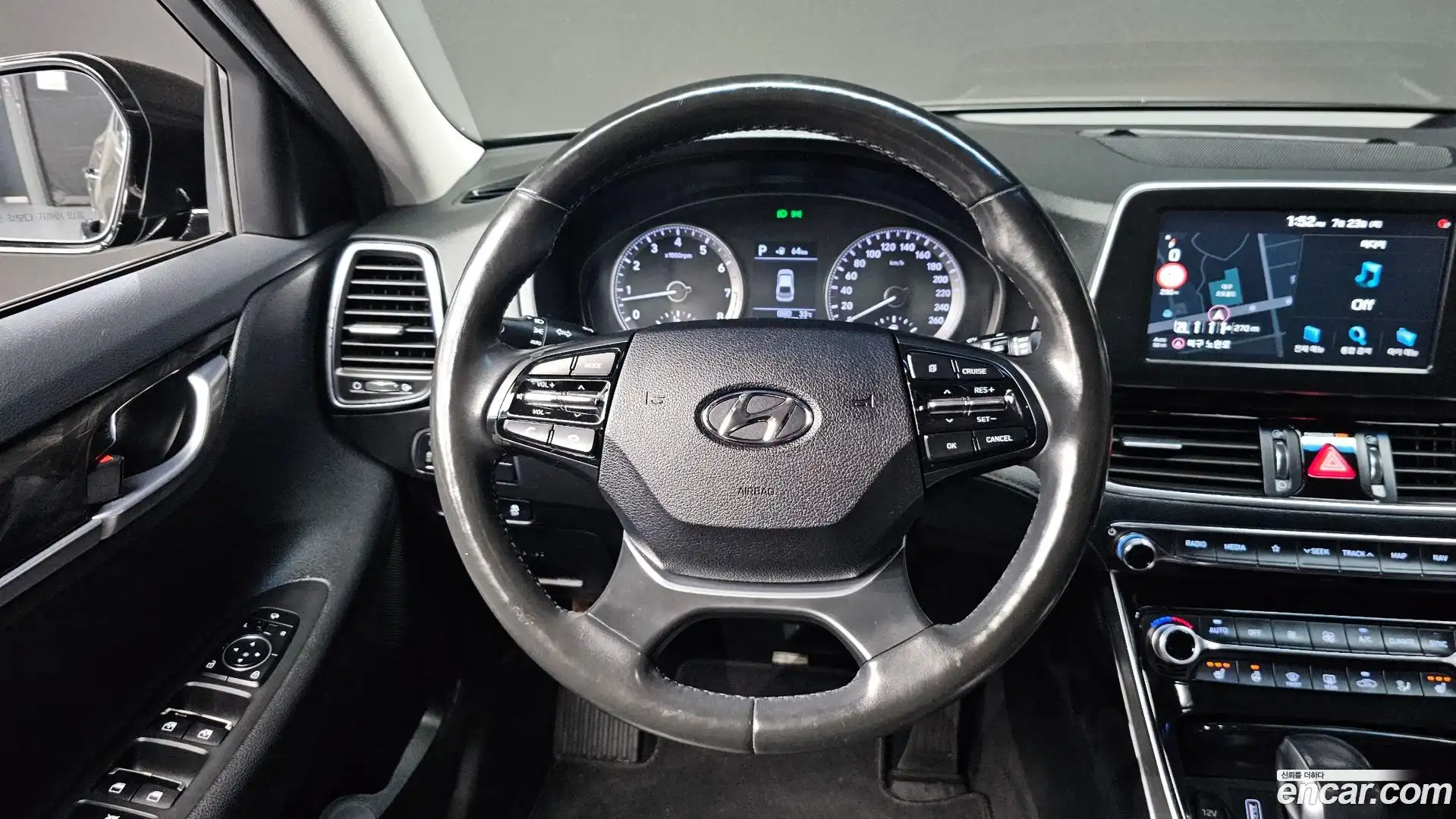 Grandeur Hyundai 2018.4-OPTION-016