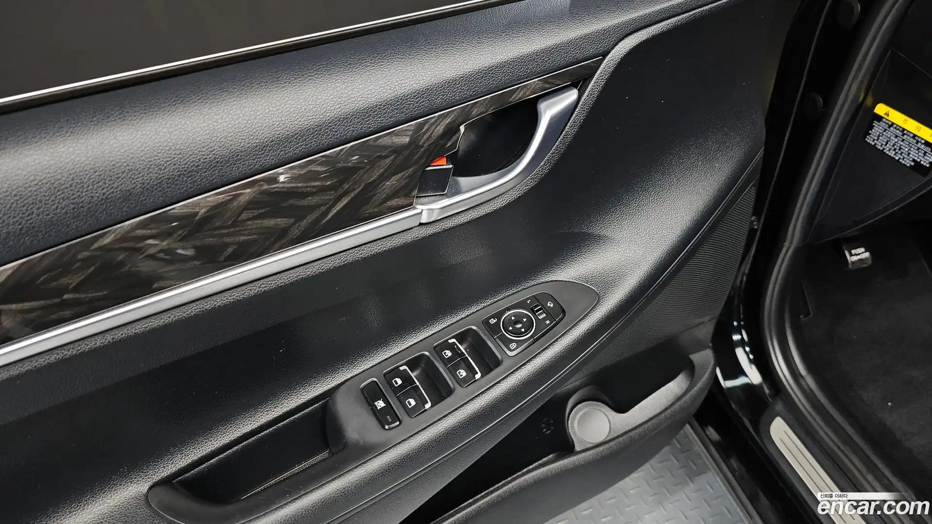 Grandeur Hyundai 2018.4-OPTION-023