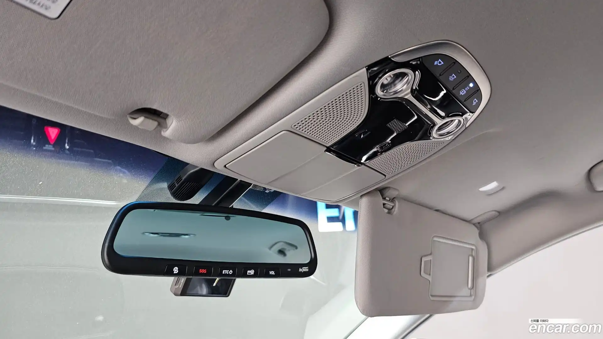 Grandeur Hyundai 2018.4-OPTION-024