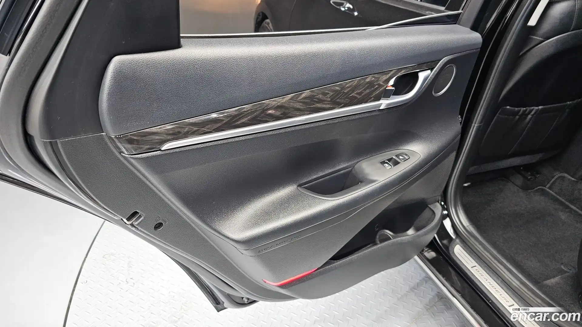 Grandeur Hyundai 2018.4-INNER-035