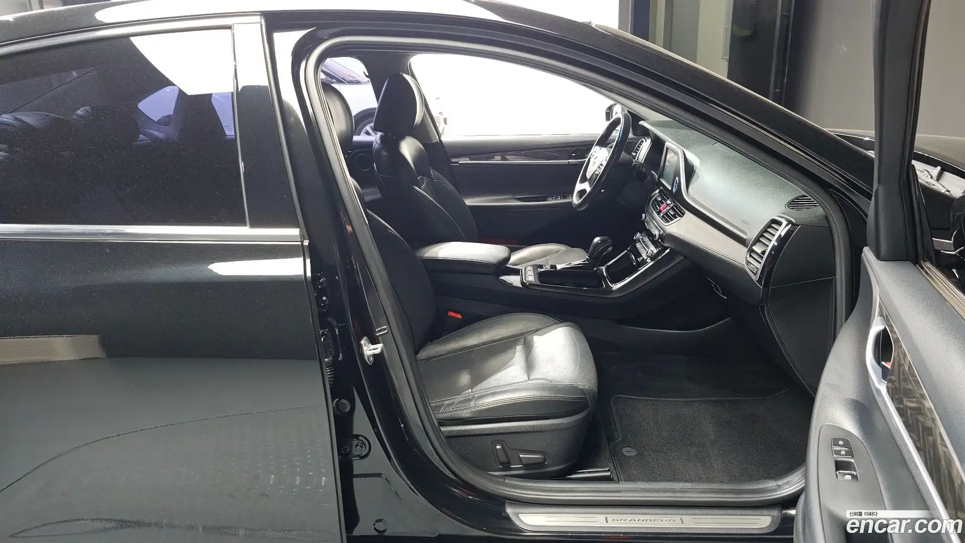Grandeur Hyundai 2018.4-INNER-036