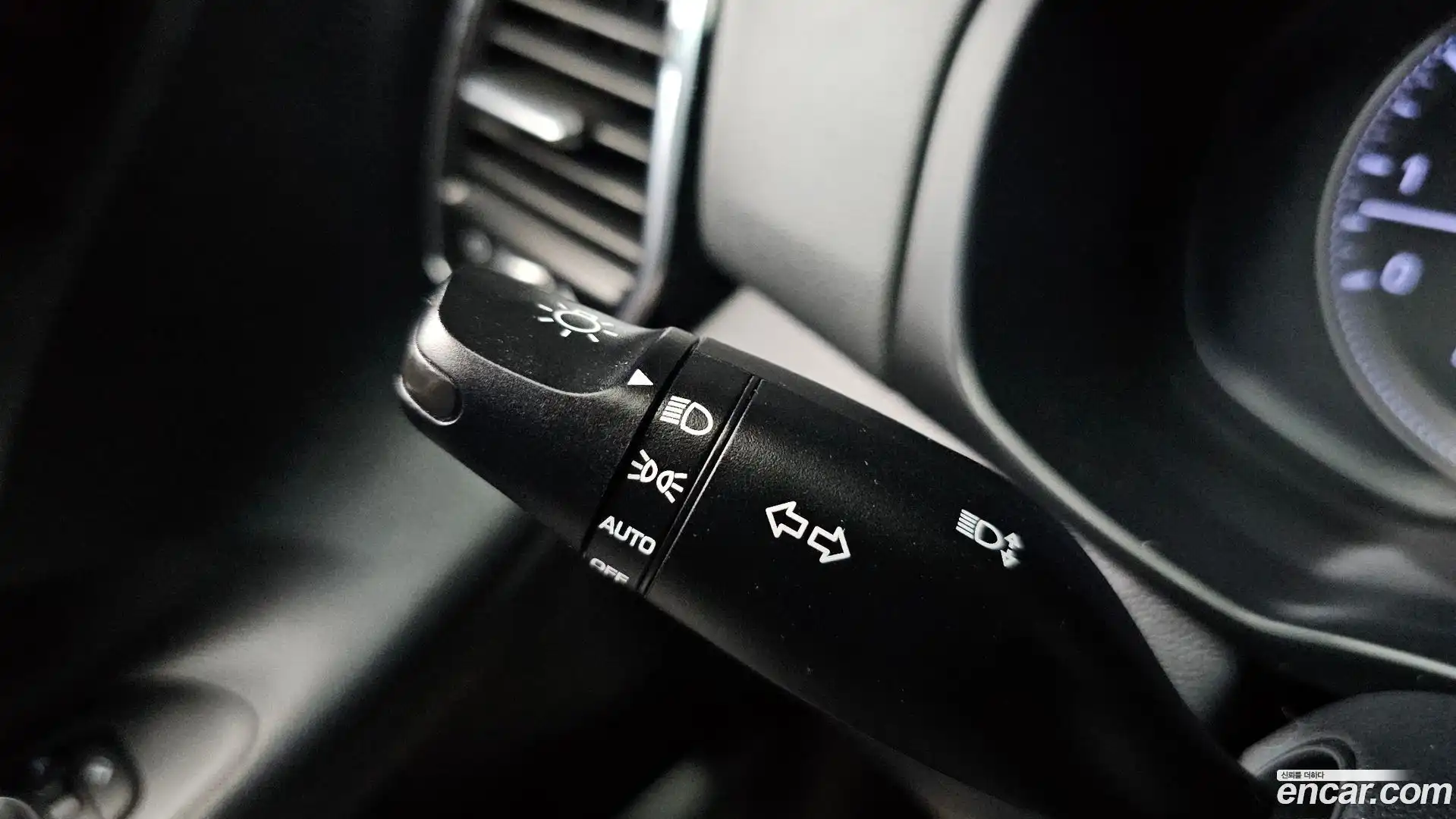 Grandeur Hyundai 2018.4-OPTION-042