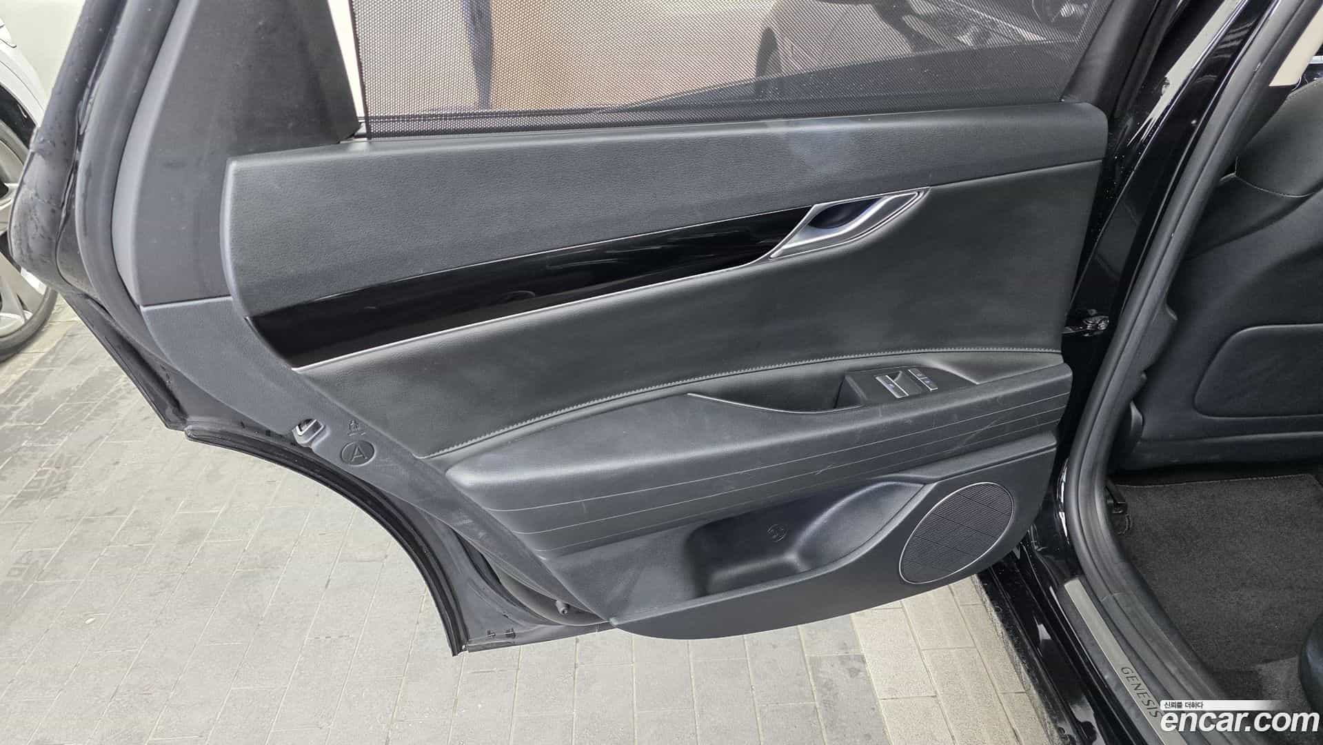 G80 Genesis 2022.3-INNER-035