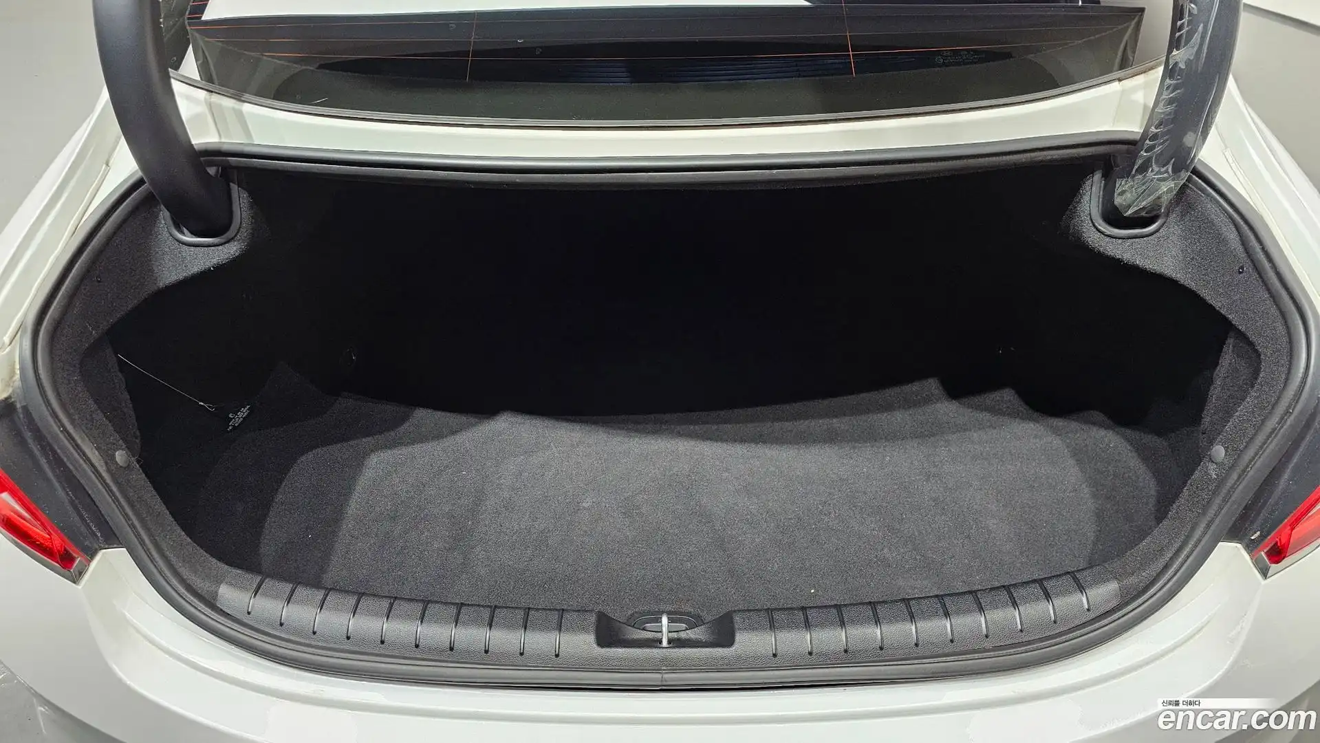 Grandeur Hyundai 2016.11-OPTION-019