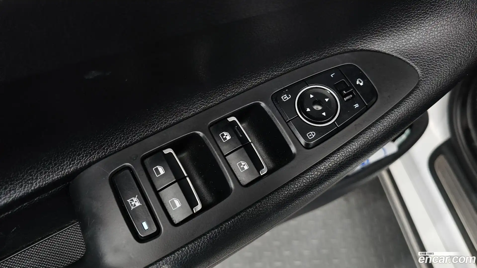 Grandeur Hyundai 2016.11-OPTION-024