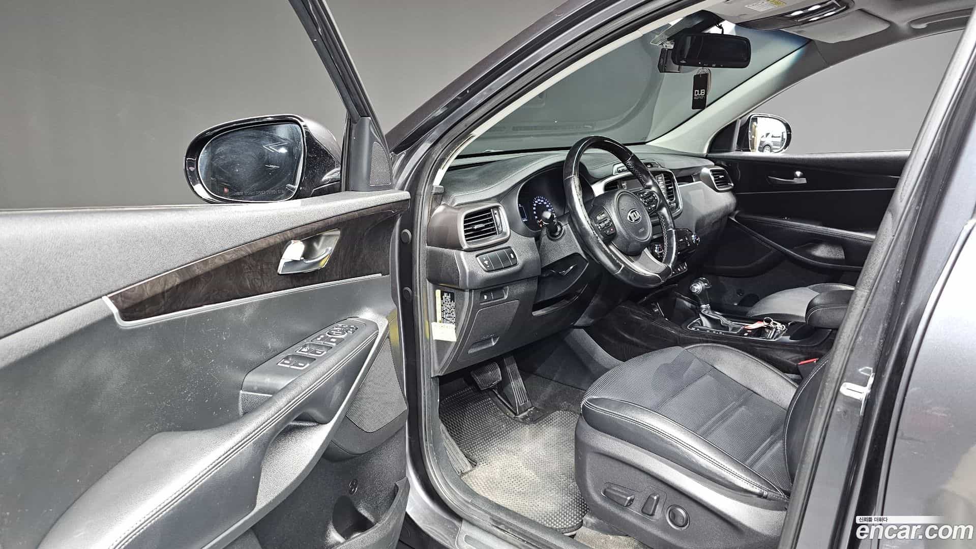 Sorento Kia 2015.6-INNER-010