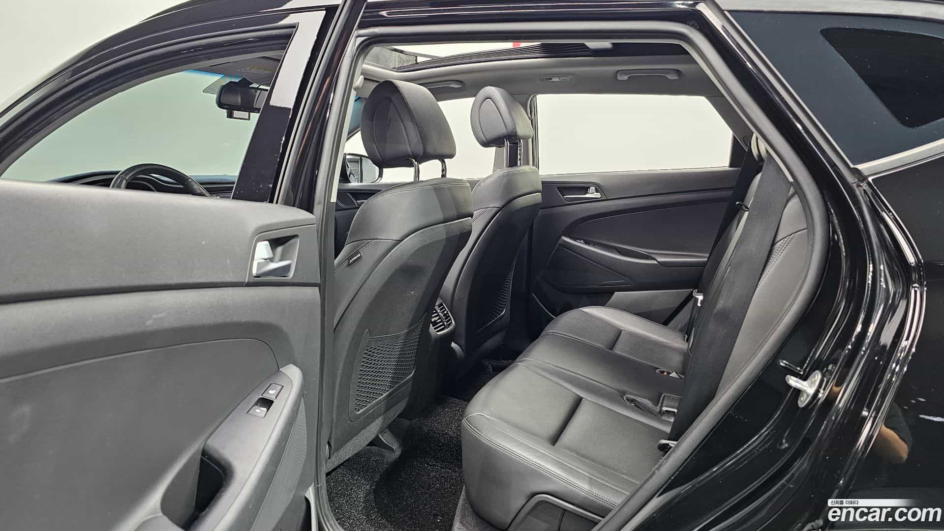 Tucson Hyundai 2016.3-OPTION-015