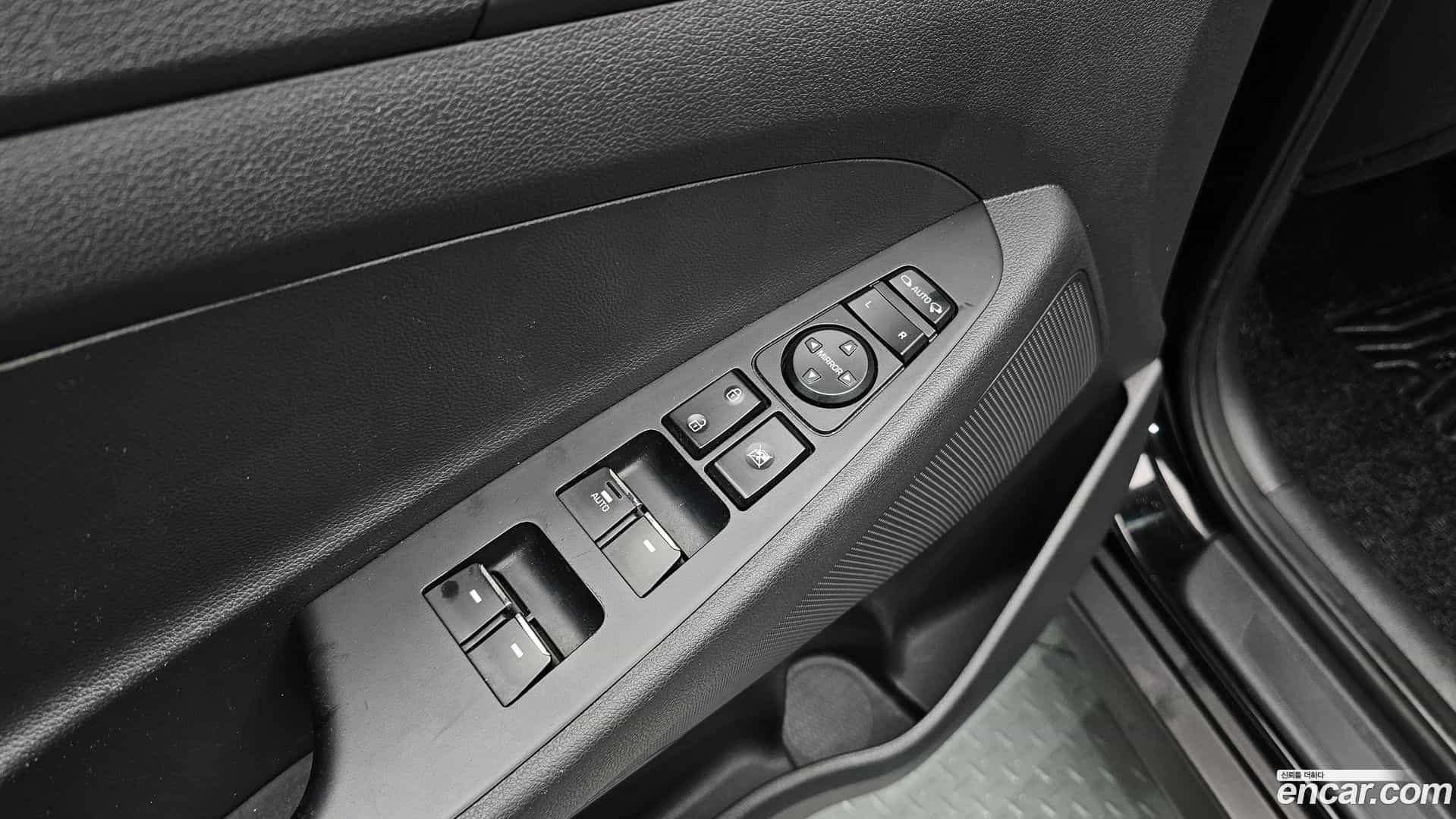 Tucson Hyundai 2016.3-OPTION-041