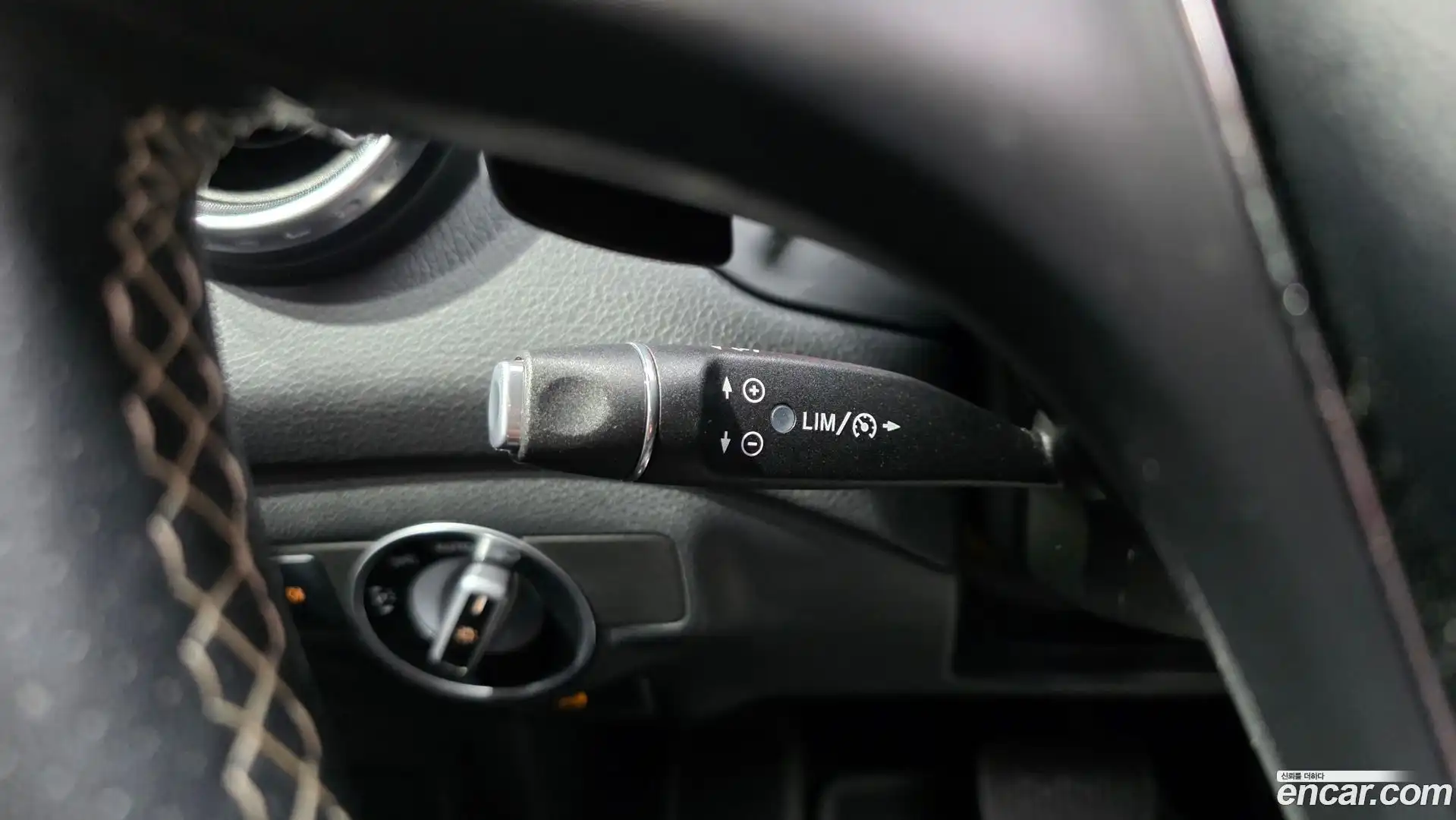 GLA-Class Mercedes-Benz 2017.2-OPTION-018
