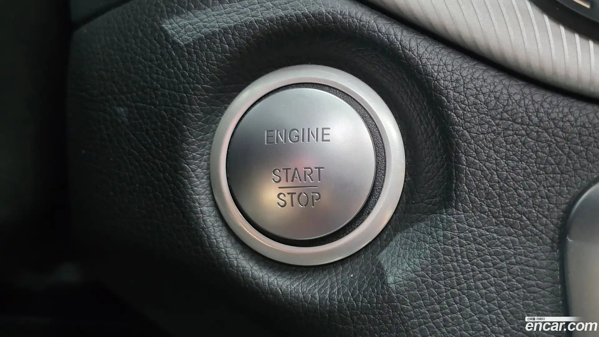 GLA-Class Mercedes-Benz 2017.2-OPTION-020