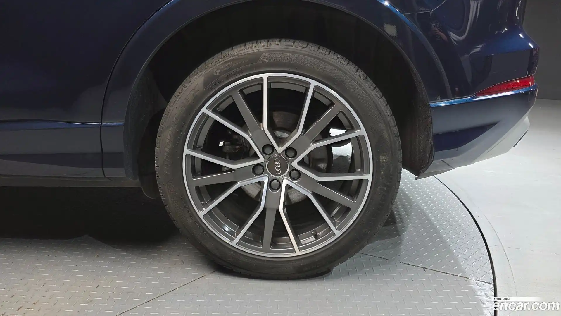 Q3 Audi 2020.4-OUTER-031