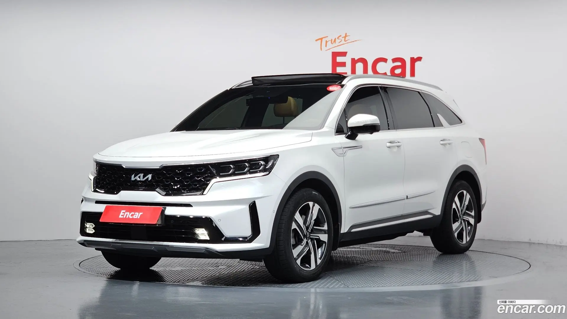 Main__Slider__Photo:Sorento Kia 2021.6-0